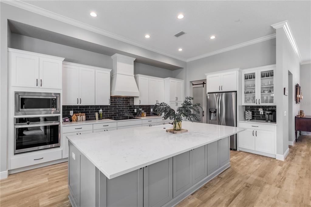 For Sale: $919,999 (4 beds, 3 baths, 2700 Square Feet)
