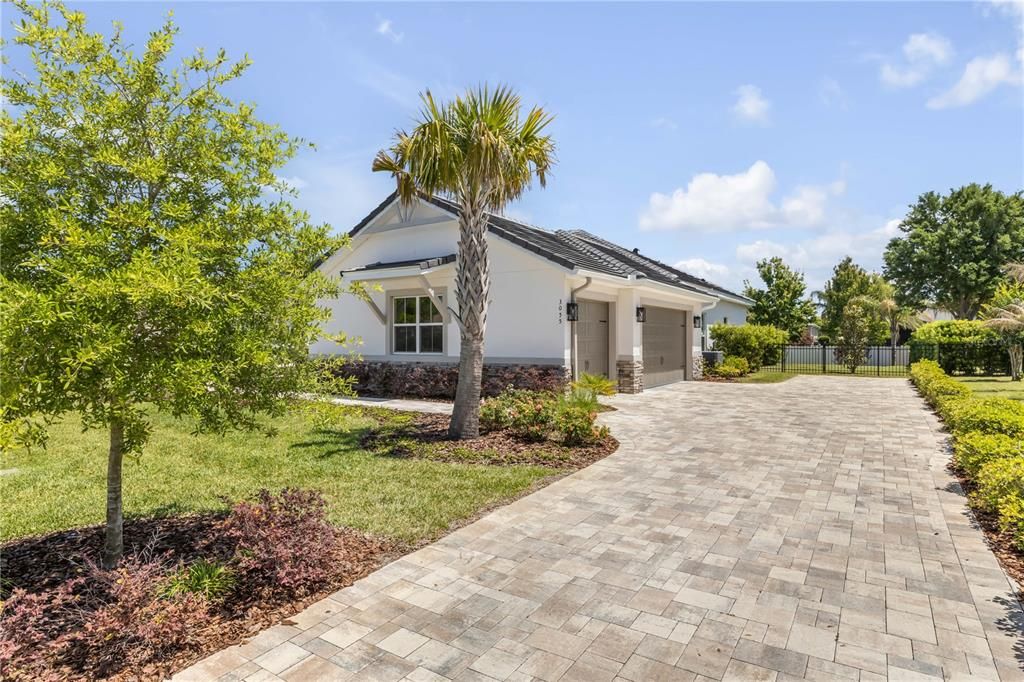 For Sale: $919,999 (4 beds, 3 baths, 2700 Square Feet)
