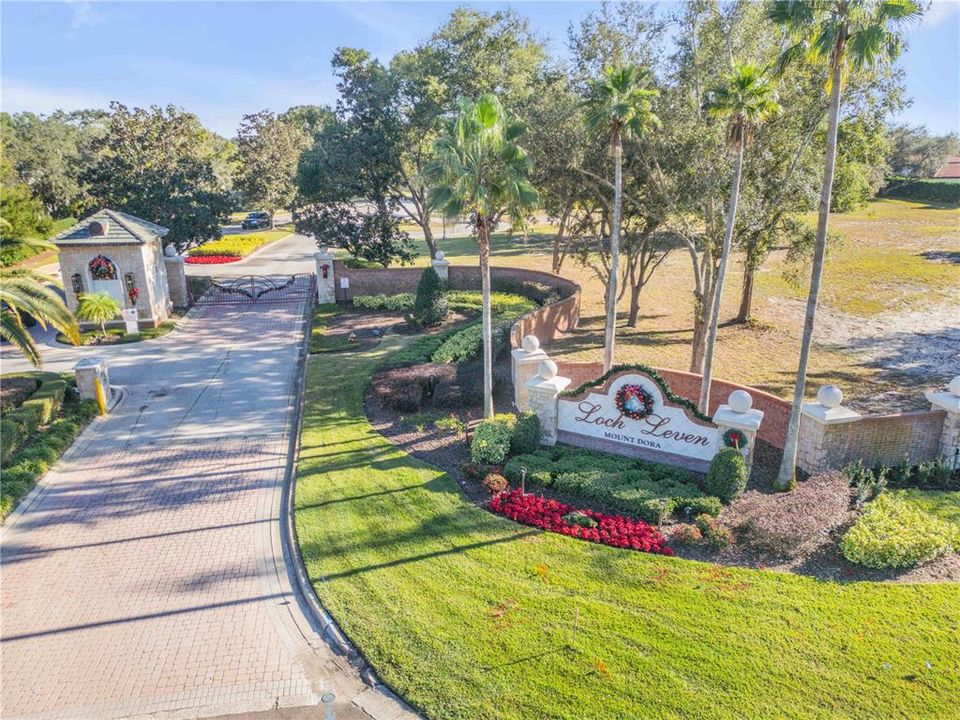 For Sale: $919,999 (4 beds, 3 baths, 2700 Square Feet)