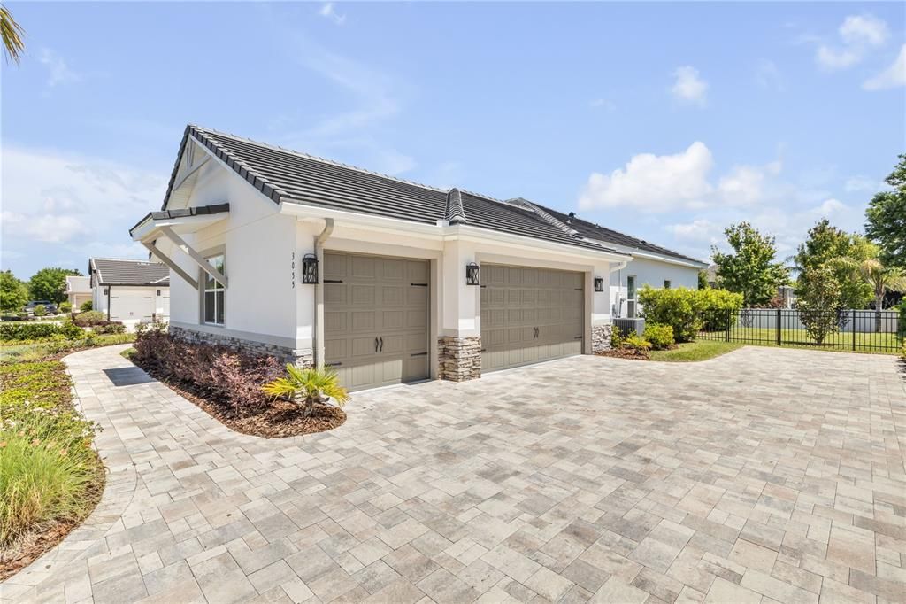 For Sale: $919,999 (4 beds, 3 baths, 2700 Square Feet)