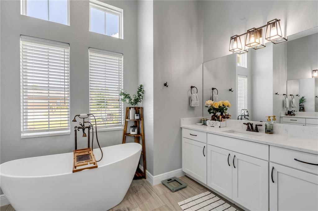 For Sale: $919,999 (4 beds, 3 baths, 2700 Square Feet)