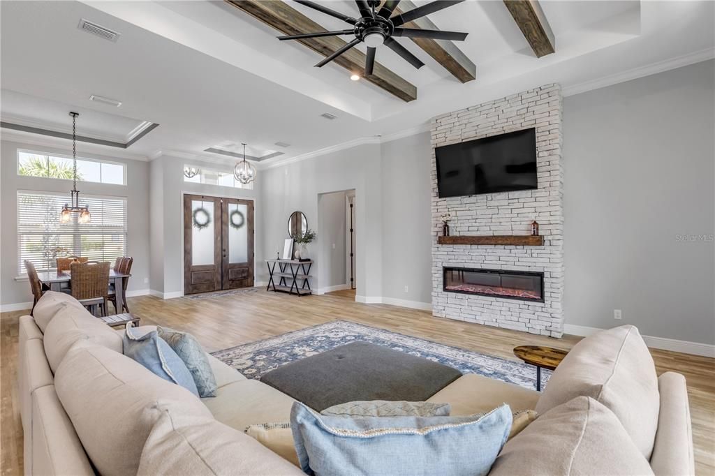 For Sale: $919,999 (4 beds, 3 baths, 2700 Square Feet)