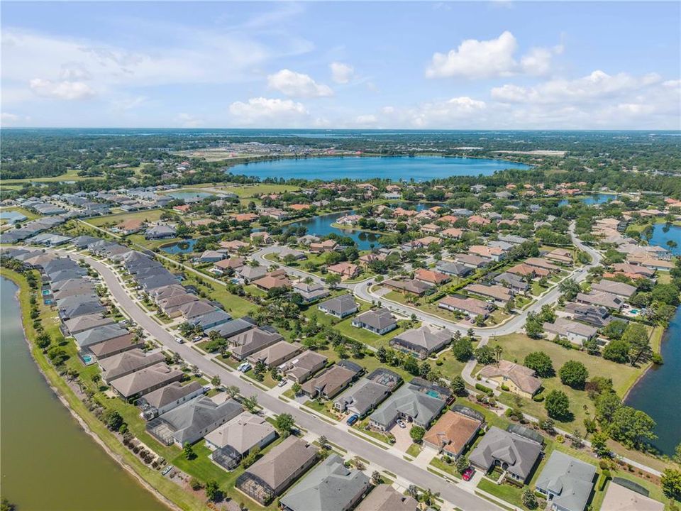 For Sale: $919,999 (4 beds, 3 baths, 2700 Square Feet)