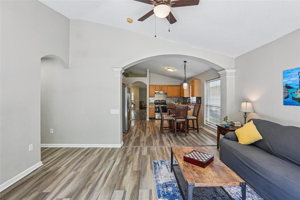 Active With Contract: $365,000 (4 beds, 2 baths, 1956 Square Feet)