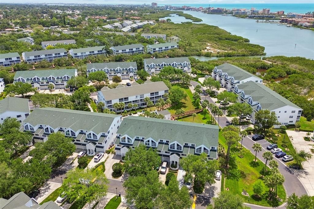 На продажу: $364,900 (4 спален, 4 ванн, 2174 Квадратных фут)