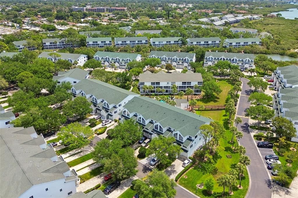 На продажу: $364,900 (4 спален, 4 ванн, 2174 Квадратных фут)