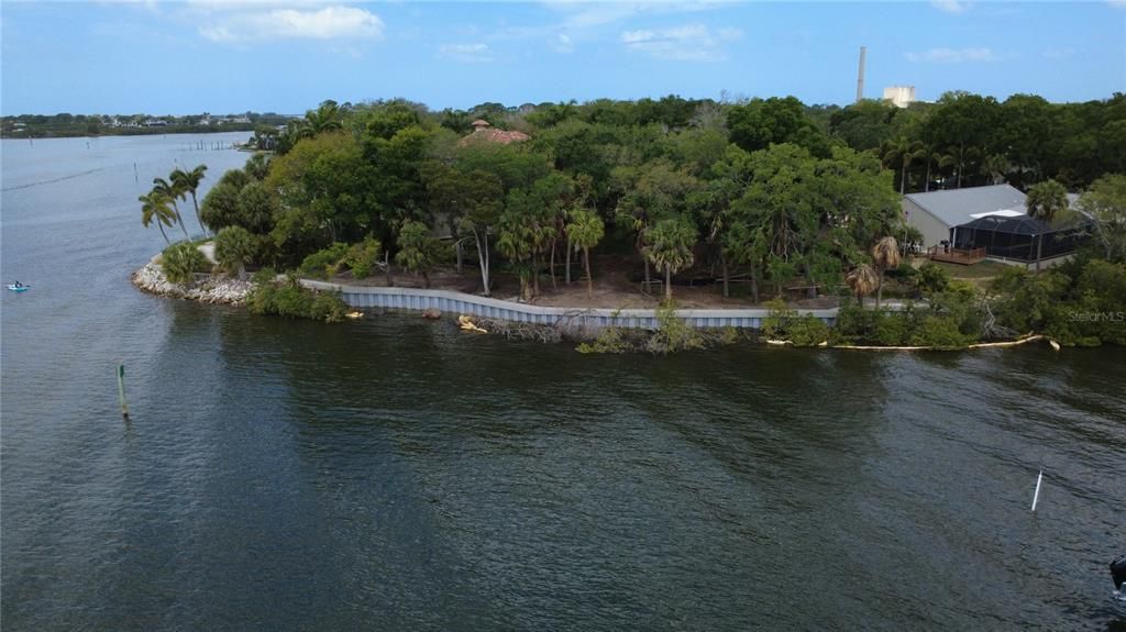 На продажу: $799,900 (0.47 acres)