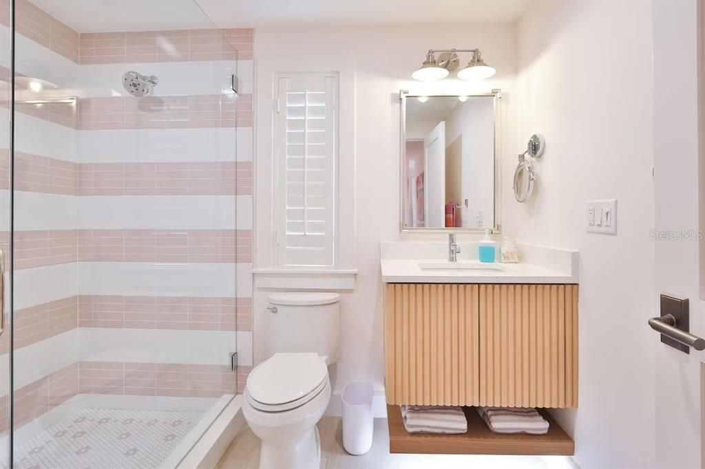 For Rent: $12,000 (4 beds, 3 baths, 1625 Square Feet)