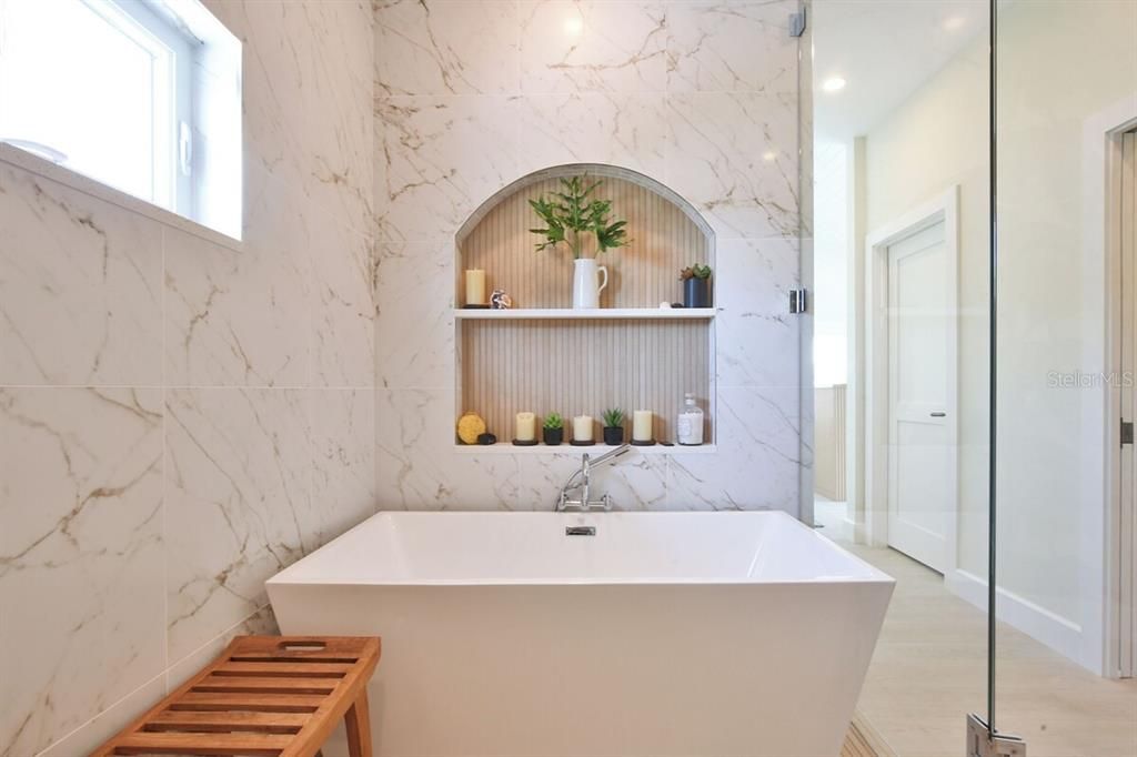 For Rent: $12,000 (4 beds, 3 baths, 1625 Square Feet)