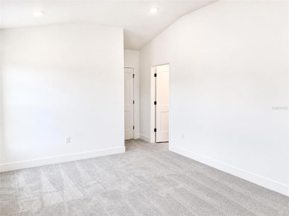 For Sale: $334,900 (4 beds, 2 baths, 1635 Square Feet)