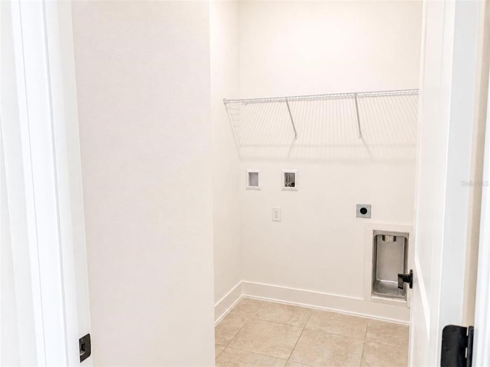 For Sale: $334,900 (4 beds, 2 baths, 1635 Square Feet)