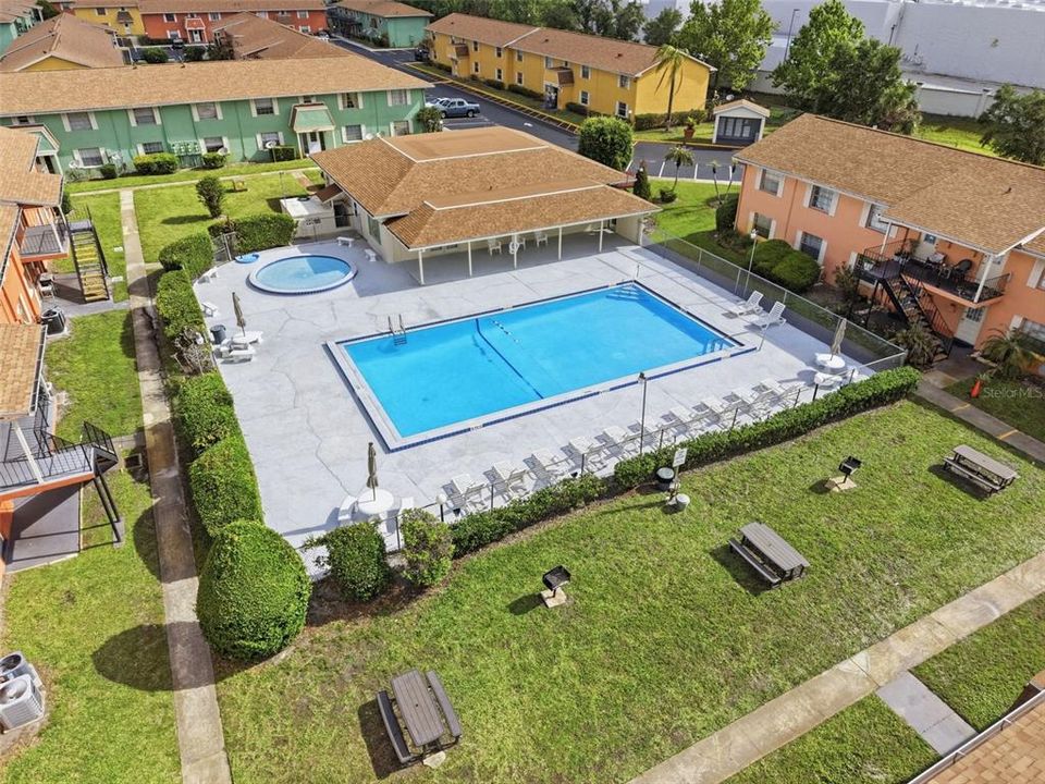 For Rent: $1,399 (2 beds, 1 baths, 930 Square Feet)