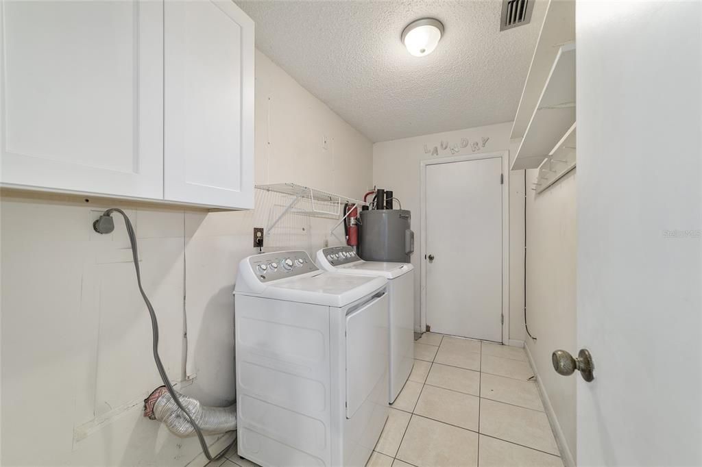 Activo con contrato: $269,900 (3 camas, 2 baños, 1686 Pies cuadrados)