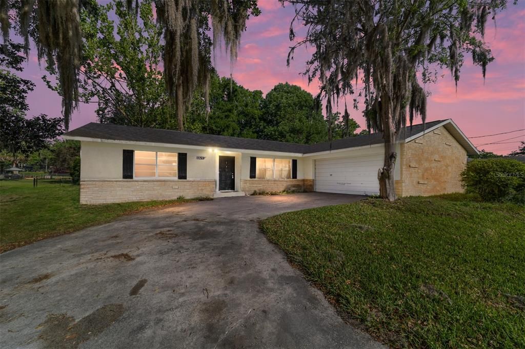 Activo con contrato: $269,900 (3 camas, 2 baños, 1686 Pies cuadrados)