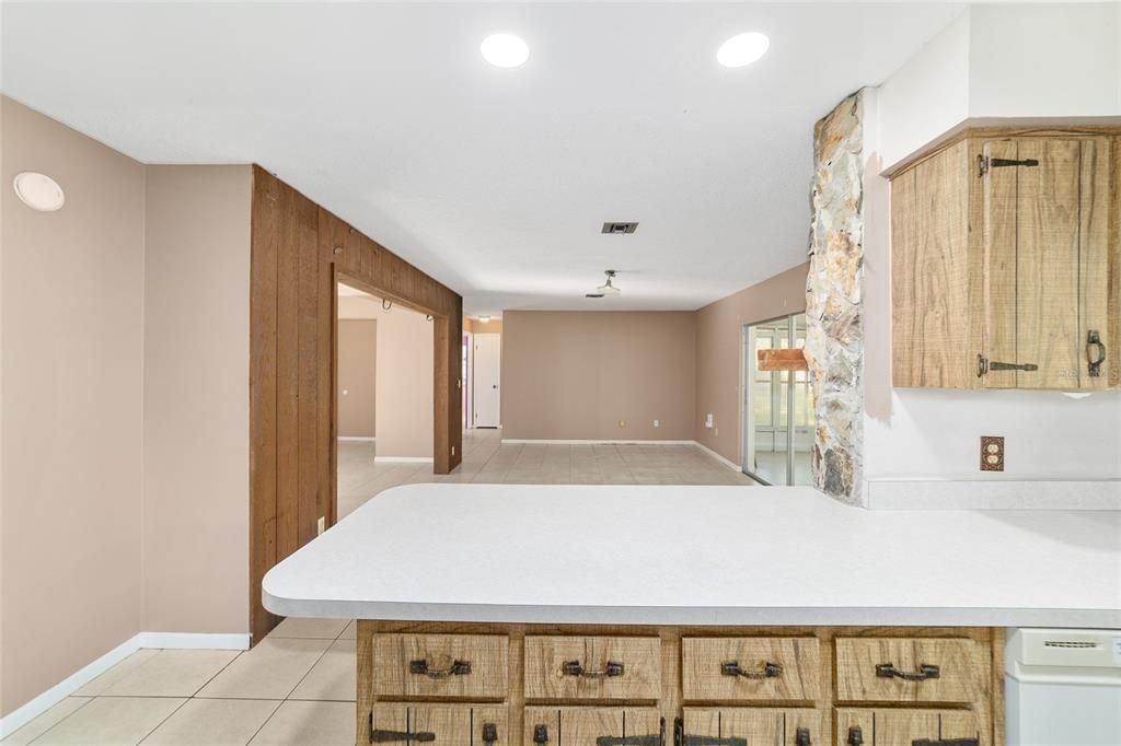 Activo con contrato: $269,900 (3 camas, 2 baños, 1686 Pies cuadrados)
