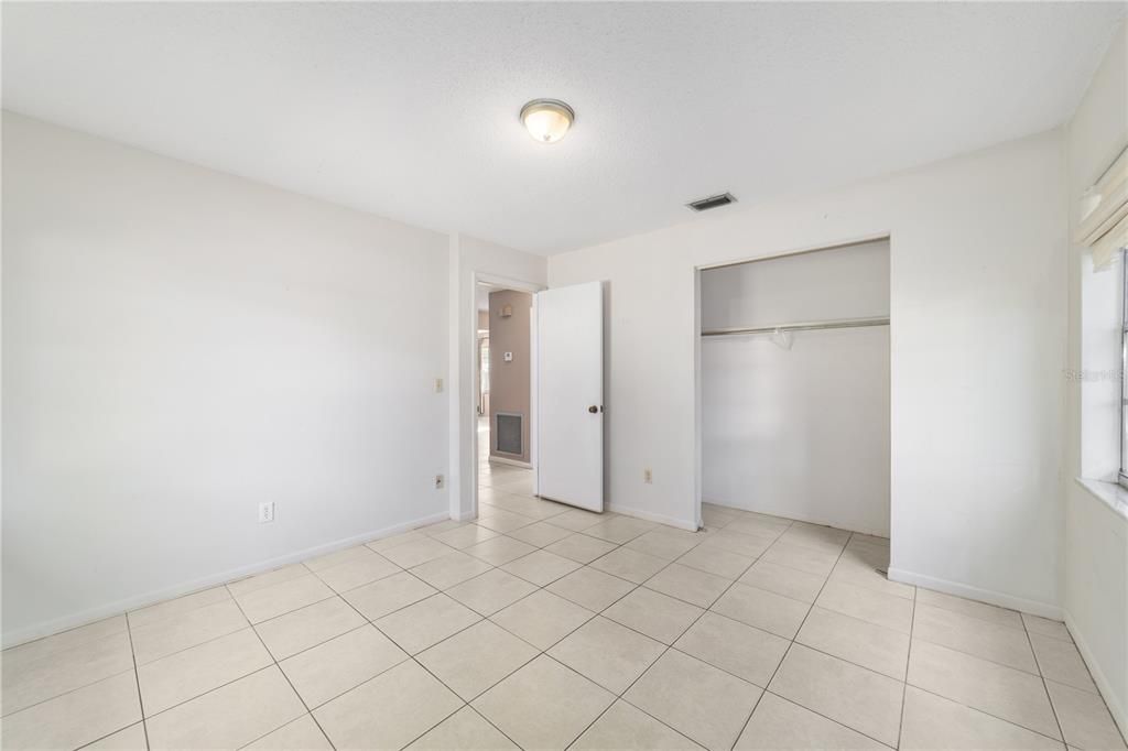 Activo con contrato: $269,900 (3 camas, 2 baños, 1686 Pies cuadrados)
