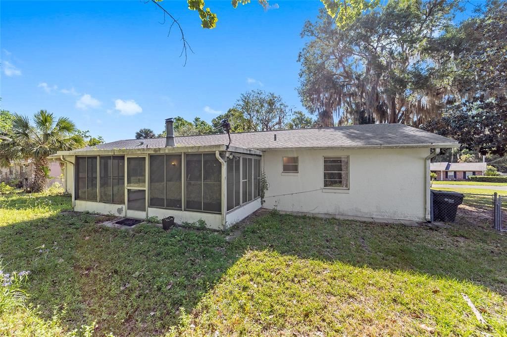 Activo con contrato: $269,900 (3 camas, 2 baños, 1686 Pies cuadrados)