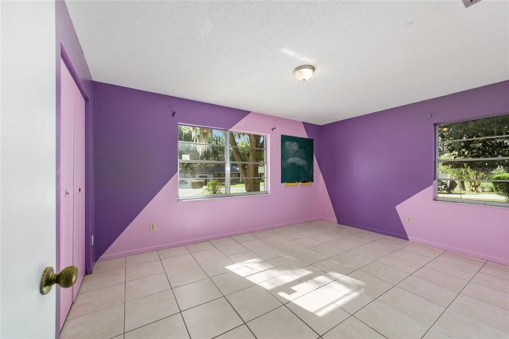 Activo con contrato: $269,900 (3 camas, 2 baños, 1686 Pies cuadrados)