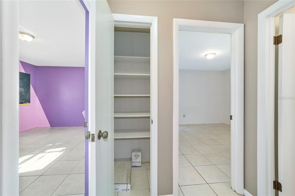 Activo con contrato: $269,900 (3 camas, 2 baños, 1686 Pies cuadrados)