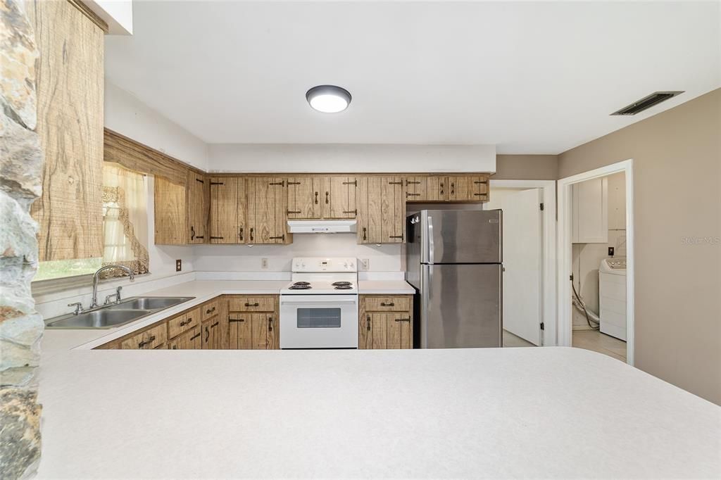 Activo con contrato: $269,900 (3 camas, 2 baños, 1686 Pies cuadrados)