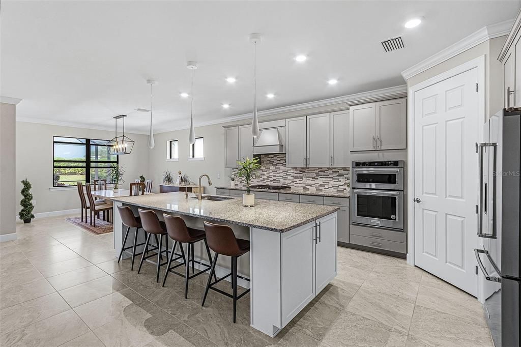 For Sale: $959,500 (3 beds, 3 baths, 2489 Square Feet)