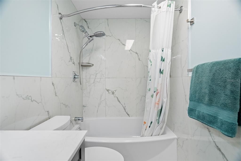 На продажу: $195,000 (2 спален, 1 ванн, 1104 Квадратных фут)