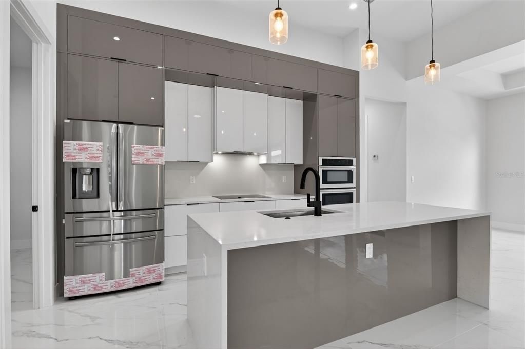 For Sale: $750,000 (3 beds, 3 baths, 2088 Square Feet)