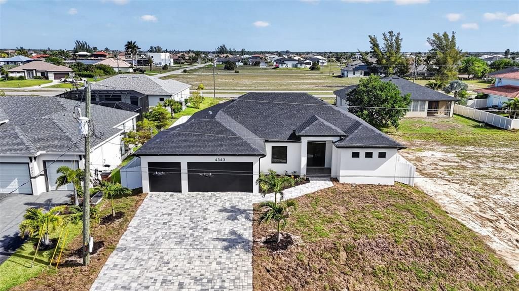 For Sale: $750,000 (3 beds, 3 baths, 2088 Square Feet)