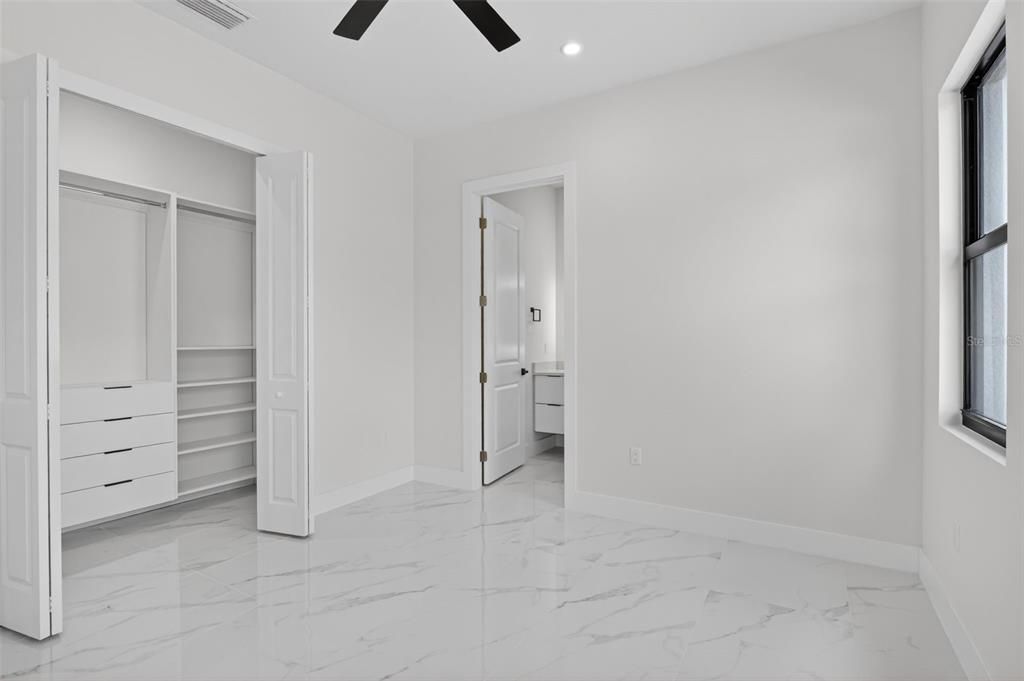 For Sale: $750,000 (3 beds, 3 baths, 2088 Square Feet)