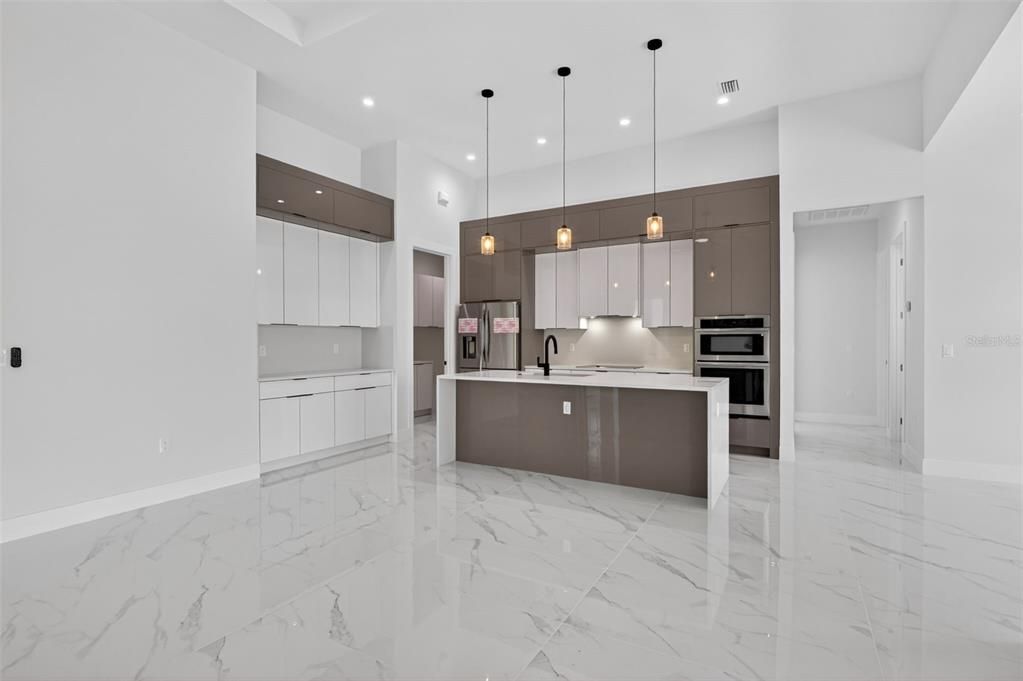 For Sale: $750,000 (3 beds, 3 baths, 2088 Square Feet)