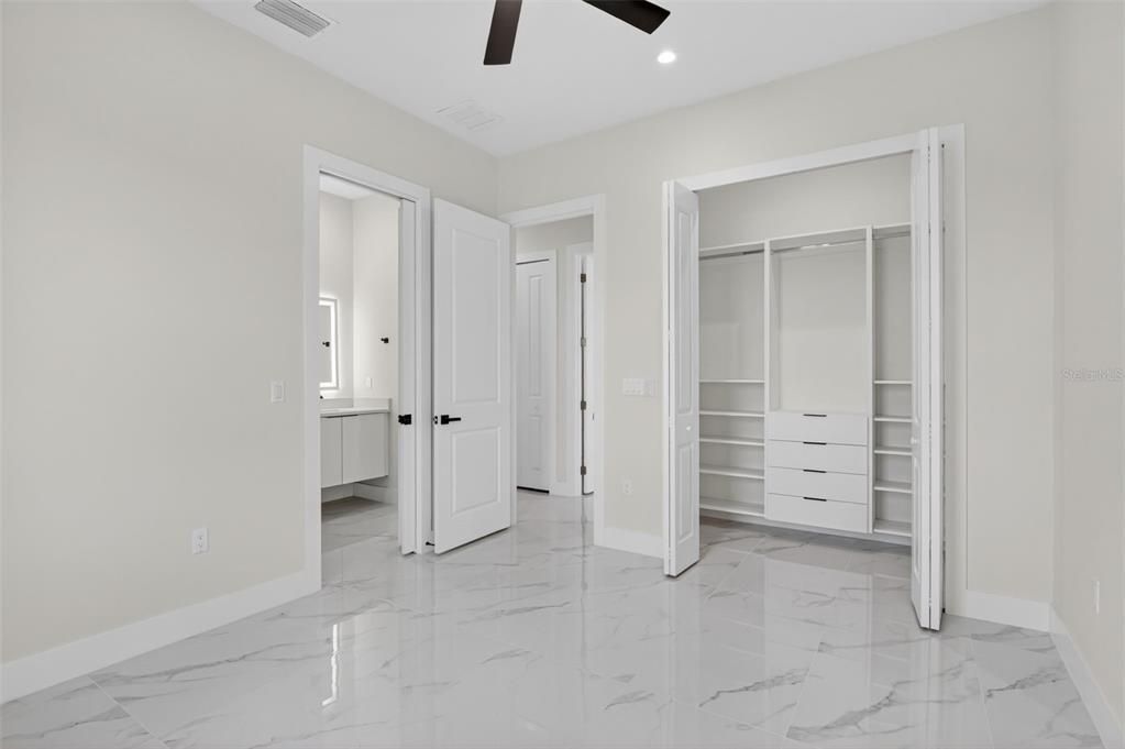 For Sale: $750,000 (3 beds, 3 baths, 2088 Square Feet)