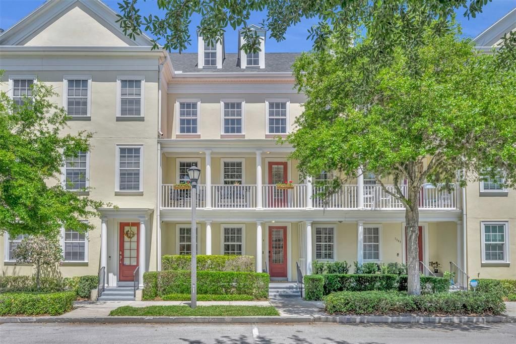 Vendido Recientemente: $715,000 (3 camas, 3 baños, 2337 Pies cuadrados)