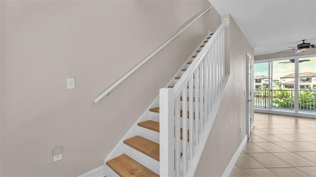 For Rent: $1,900 (2 beds, 1 baths, 1110 Square Feet)