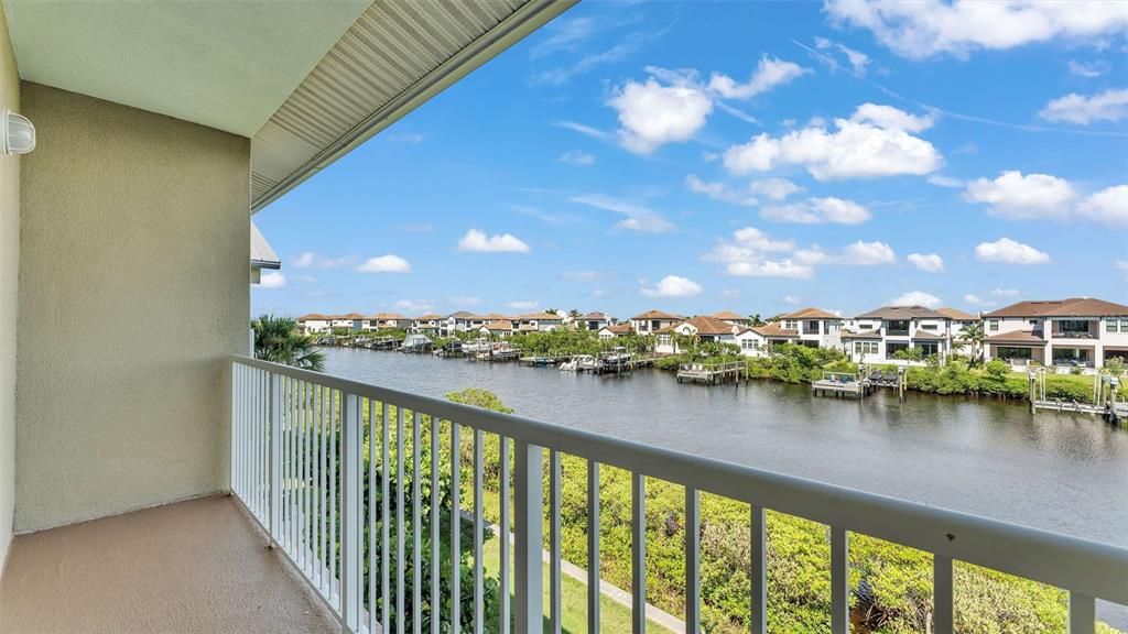 For Rent: $1,900 (2 beds, 1 baths, 1110 Square Feet)