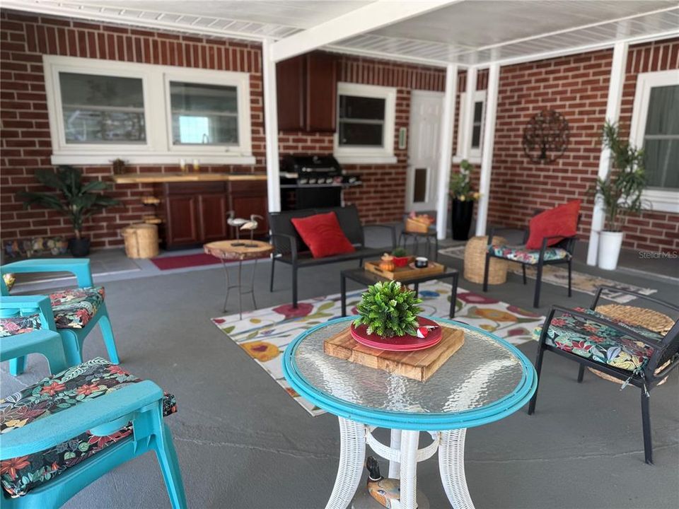 En Venta: $1,100,000 (3 camas, 2 baños, 2017 Pies cuadrados)
