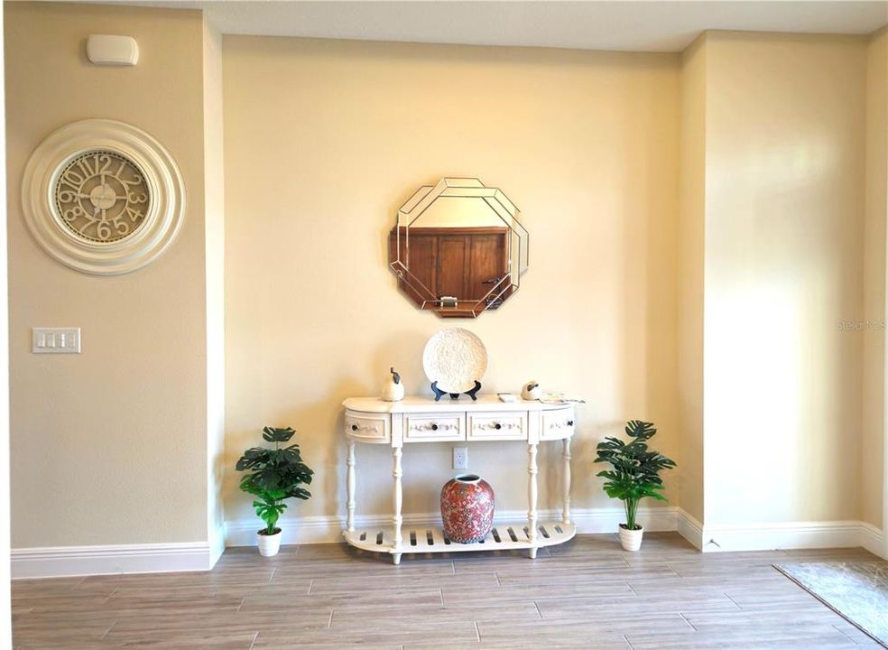 En Venta: $649,900 (3 camas, 3 baños, 2893 Pies cuadrados)