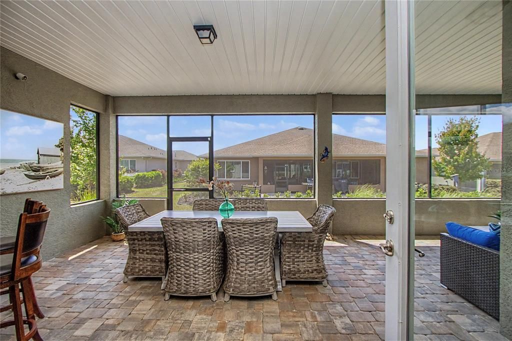 En Venta: $649,900 (3 camas, 3 baños, 2893 Pies cuadrados)
