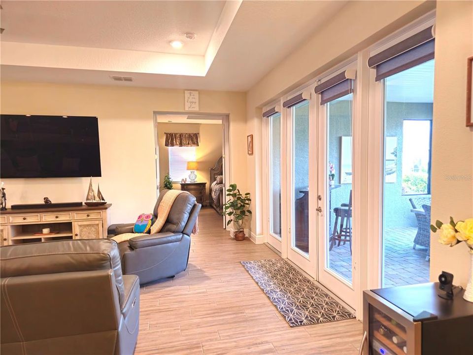 En Venta: $649,900 (3 camas, 3 baños, 2893 Pies cuadrados)