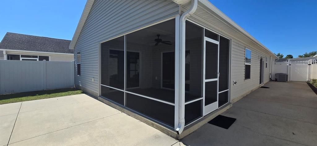 For Rent: $2,495 (2 beds, 2 baths, 1206 Square Feet)