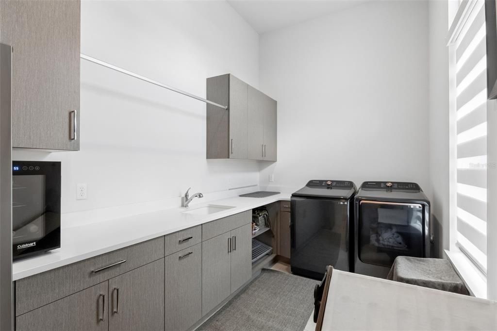 For Sale: $2,250,000 (3 beds, 3 baths, 3651 Square Feet)