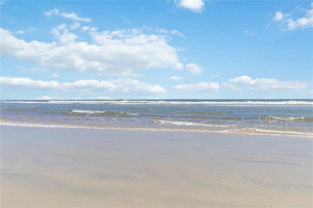 For Sale: $315,000 (2 beds, 2 baths, 1058 Square Feet)