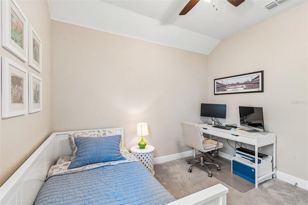 Activo con contrato: $775,000 (4 camas, 2 baños, 2120 Pies cuadrados)