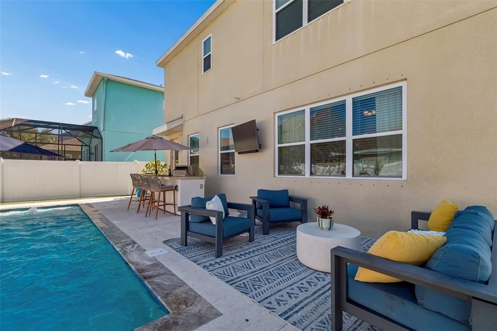 Activo con contrato: $775,000 (4 camas, 2 baños, 2120 Pies cuadrados)