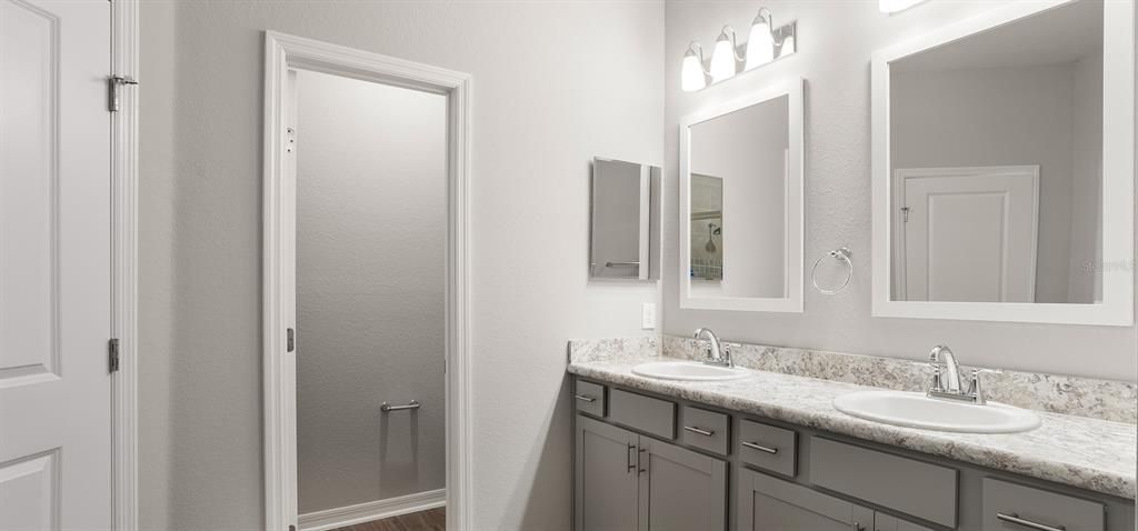 Active With Contract: $428,600 (4 beds, 2 baths, 2029 Square Feet)