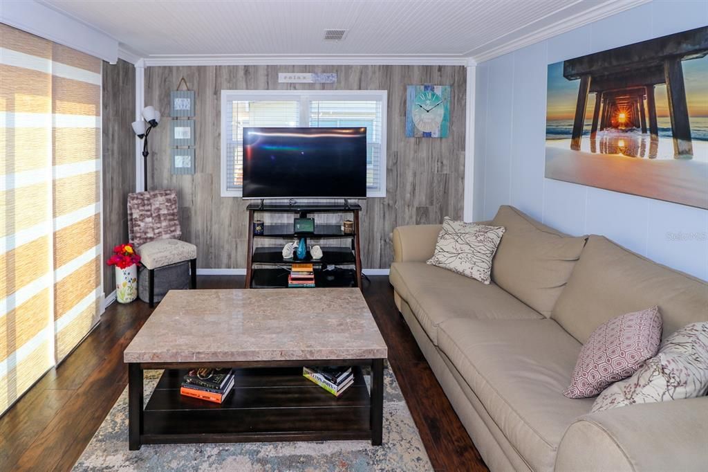 En Venta: $134,900 (2 camas, 2 baños, 864 Pies cuadrados)