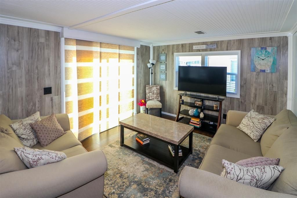 En Venta: $134,900 (2 camas, 2 baños, 864 Pies cuadrados)