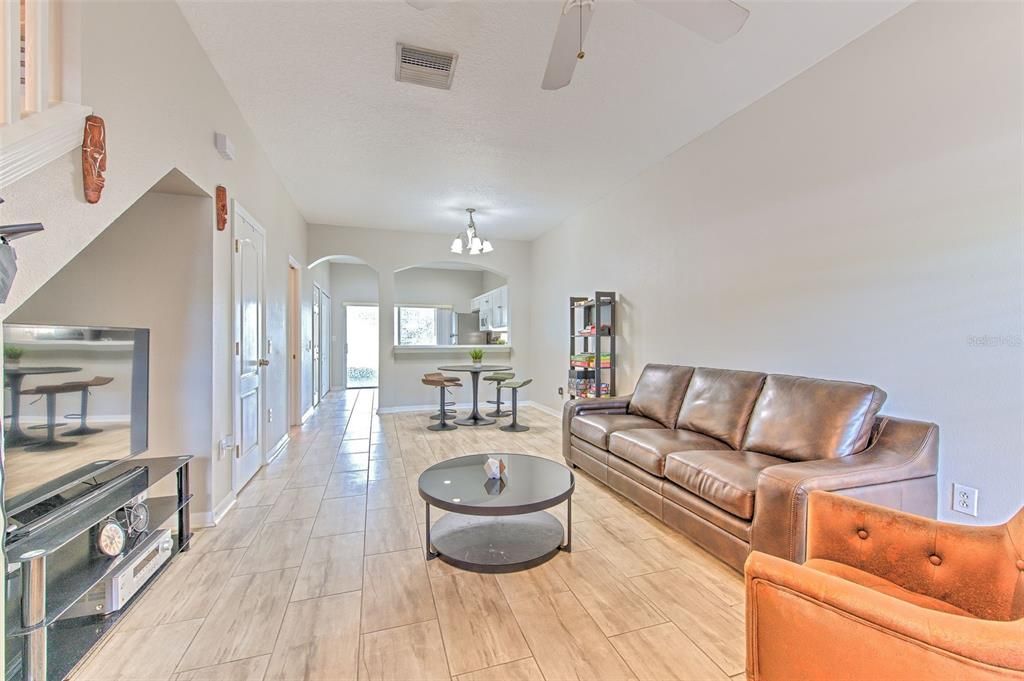For Sale: $194,900 (2 beds, 2 baths, 1152 Square Feet)