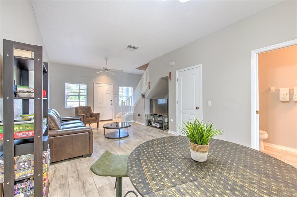 For Sale: $194,900 (2 beds, 2 baths, 1152 Square Feet)