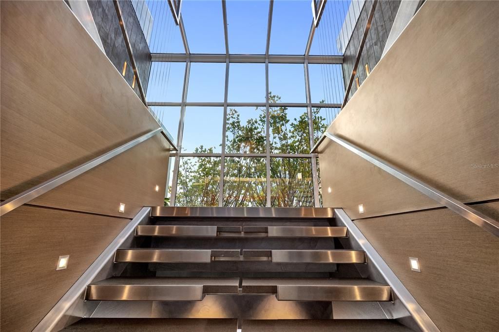 На продажу: $4,995,000 (5 спален, 5 ванн, 5900 Квадратных фут)