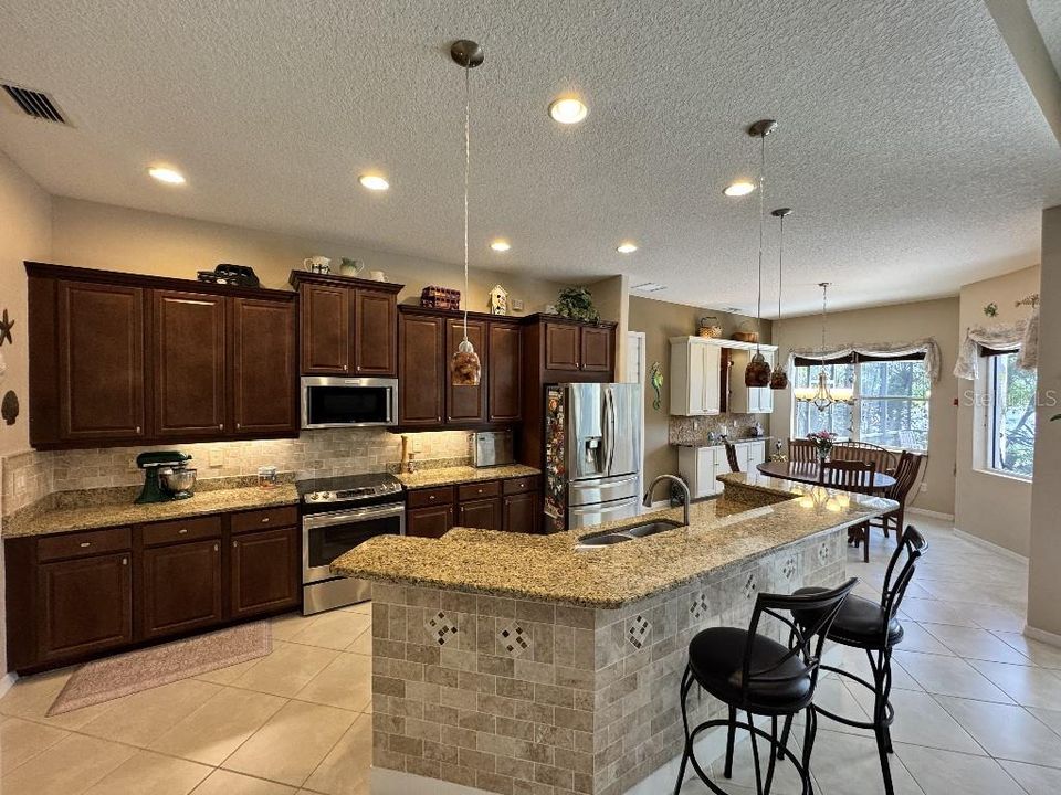 For Sale: $698,800 (4 beds, 2 baths, 2434 Square Feet)